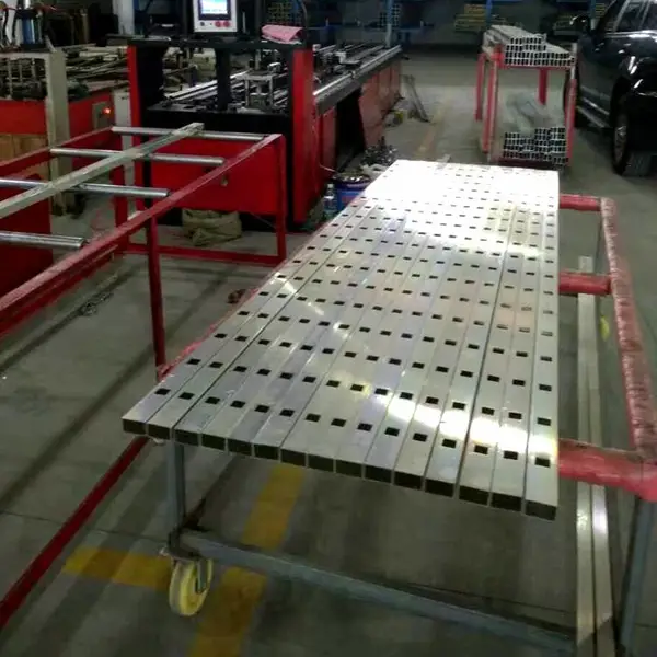 铝型材冲压加工 铝型材冲孔加工定制 佛山铝护栏加工