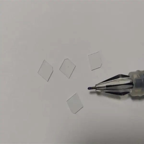 超白玻璃激光打孔密集孔加工 微晶玻璃精密刻槽异形切片 来图定制