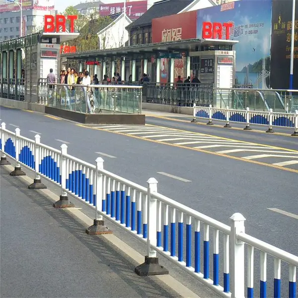 交通道路隔离栏杆 淮盛黄金市政护栏 人行道扶手隔离围栏