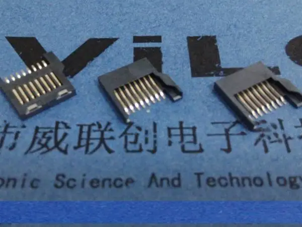 【数码相机SD短卡】11PIN+180度针加长全贴片+两定位柱+端子镀金