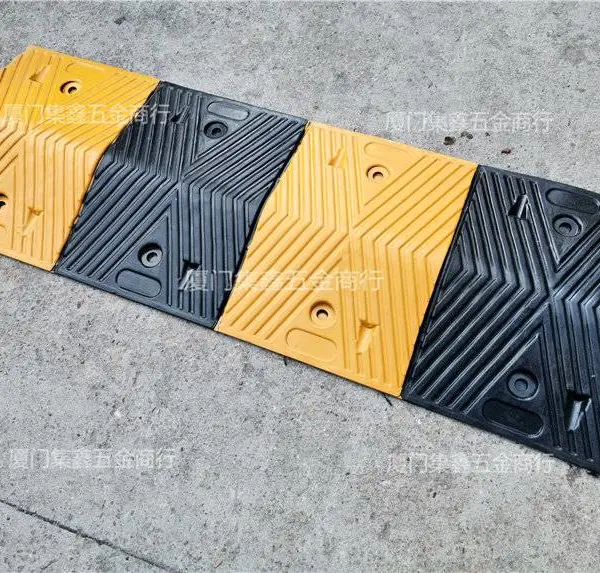 厦门减速带1000X350X50人字形小区公路汽车停车场减速带