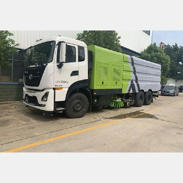 驾驶式体育场纯吸清扫车结构