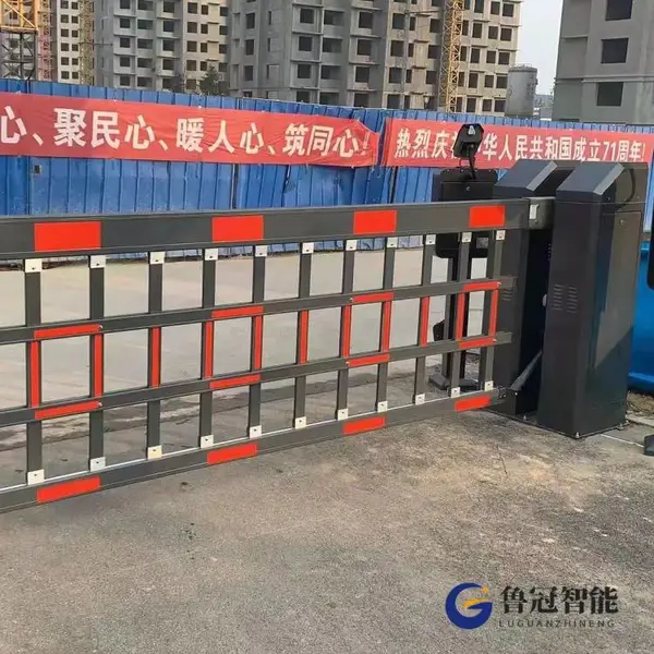 广宗县小区起降杆栏杆机自动识别道闸安装铝合金道闸杆-厂家直销