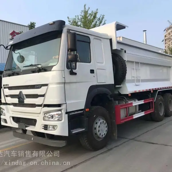 中国重汽全新豪沃库存渣土车 后双桥渣土车***处理 后八轮渣土车