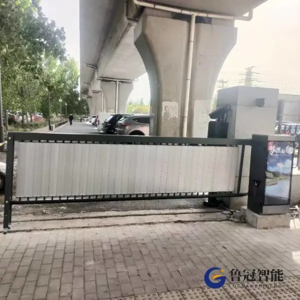 子长县道闸门小区起落杆栅栏门广告门专业在线咨询