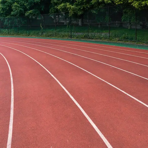 塑胶跑道小区公园健身步道操场跑道 透气型学校运动场塑胶跑道 康力