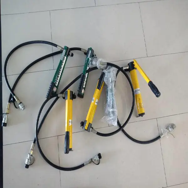 ���յ����豸CP-180�ֶ�Һѹ��240KN
