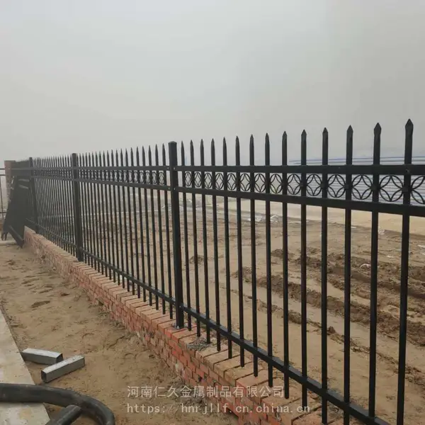 商丘虞城锌钢护栏网小区院墙围栏景区隔离栅栏 庭院组装式栅栏