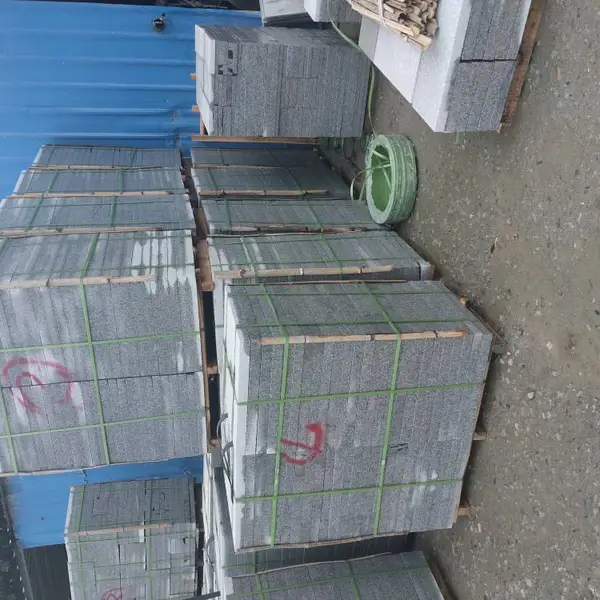 河南芝麻黑火烧面石材