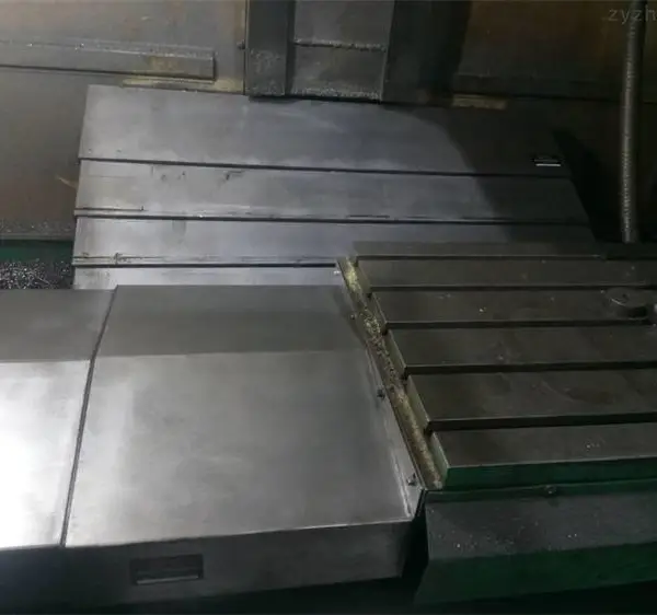 安阳鑫盛61200x5米重型卧式车床机床防护罩工厂排名-中勋