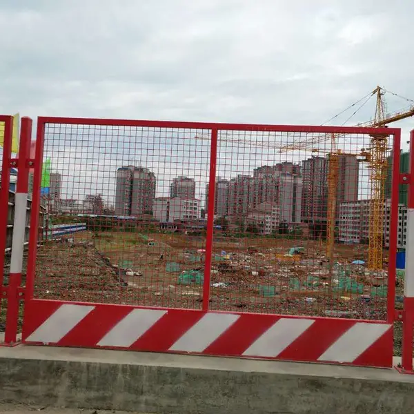 恺嵘 陕西工地基坑防护栏 建筑施工隔离护栏网 施工安全隔离网量大优惠