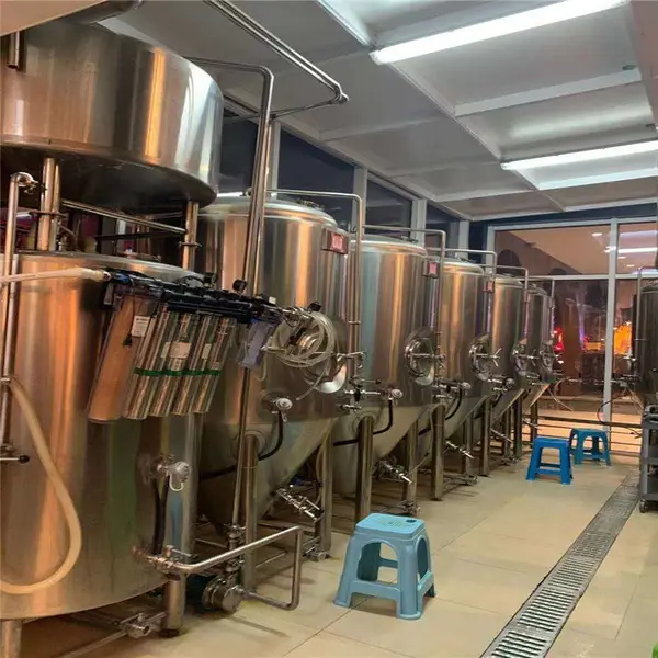 四川火锅店啤酒设备600升啤酒设备发酵罐