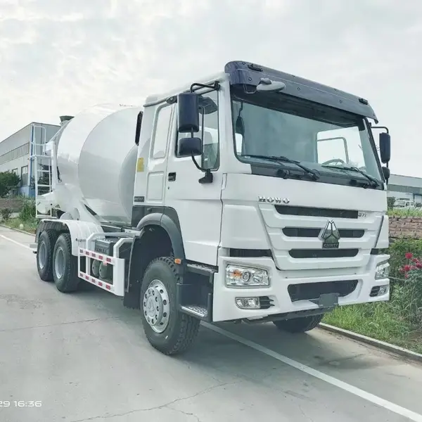 原厂原装豪沃搅拌车