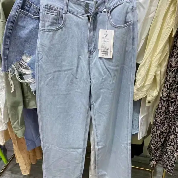 外贸出口欧洲站原单尾货牛仔裤 尾货广州时尚女装尾货 直播杂款女装