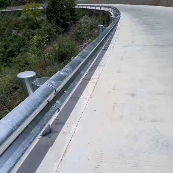 茂名路侧安全防护栏 顺德高速公路防撞护栏板供应商
