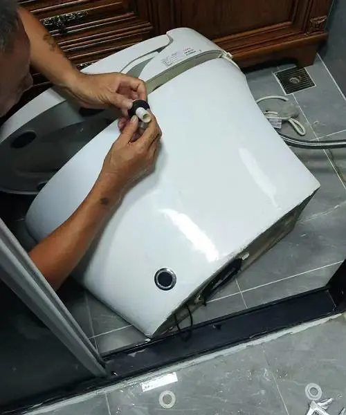 ̫ԭ�к����ظ�����ͨ��ˮ��ά�޵�·�տ���բ��װˮ��ů������