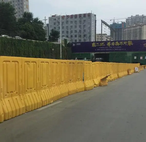 周口滚塑水马 周口塑料水马 高围栏水马 交通隔离水马