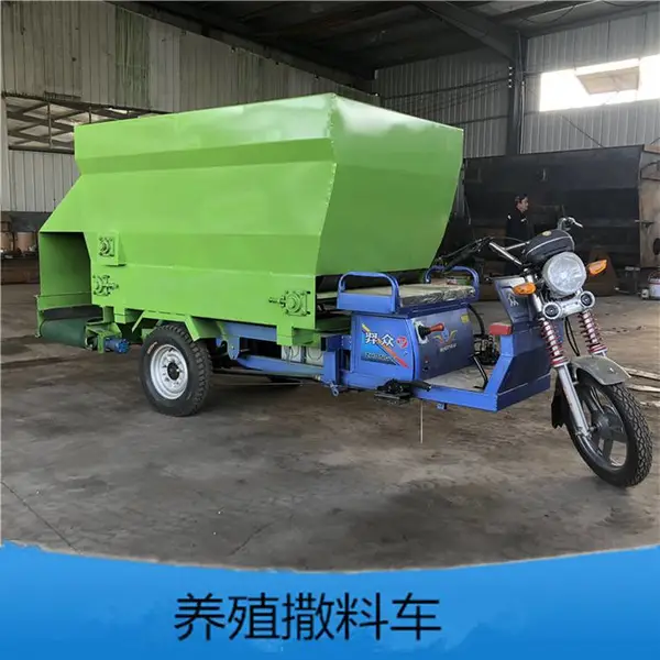 牛场自动搅拌喂料车 现代化牛场养殖饲料喂养设备
