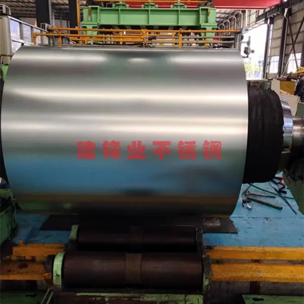 现货批发1米宽304不锈钢0.35厚卷板用于压瓦