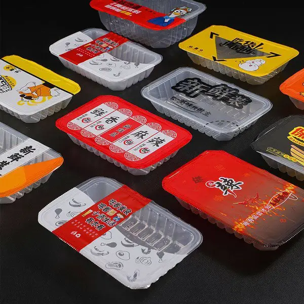 麻辣豆条包装盒馄饨皮饺子皮包装塑料盒能封膜可定制logo