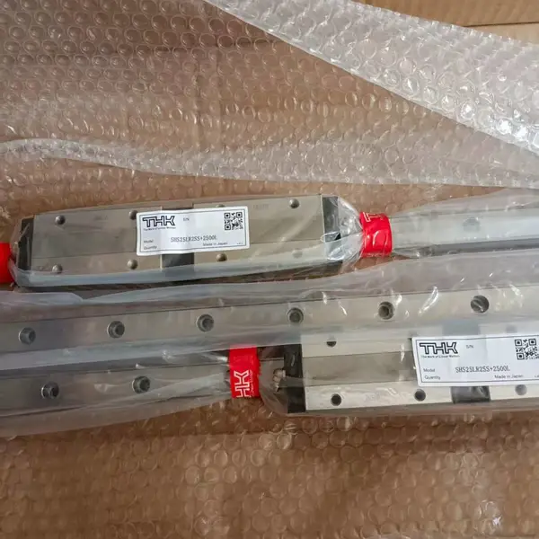 THK直线导轨滑块SSR20XV2UU+1470L用于自动化雕刻机