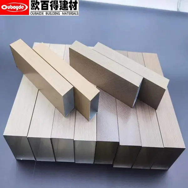 本厂专注仿木纹铝方管 木纹热转印铝方通规格齐厂价直售