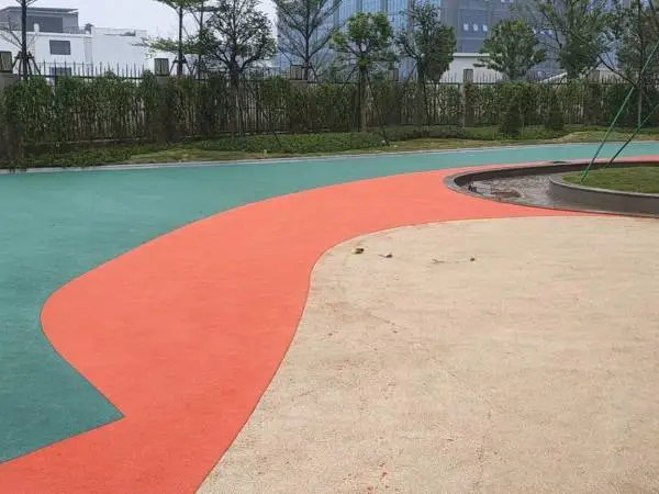 河池金城江混合型塑胶跑道塑胶球场加厚耐磨