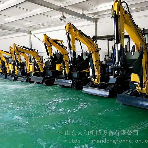 山东潍坊小型挖掘机图片 微挖机 2吨液压先导系统挖掘机 挖土机