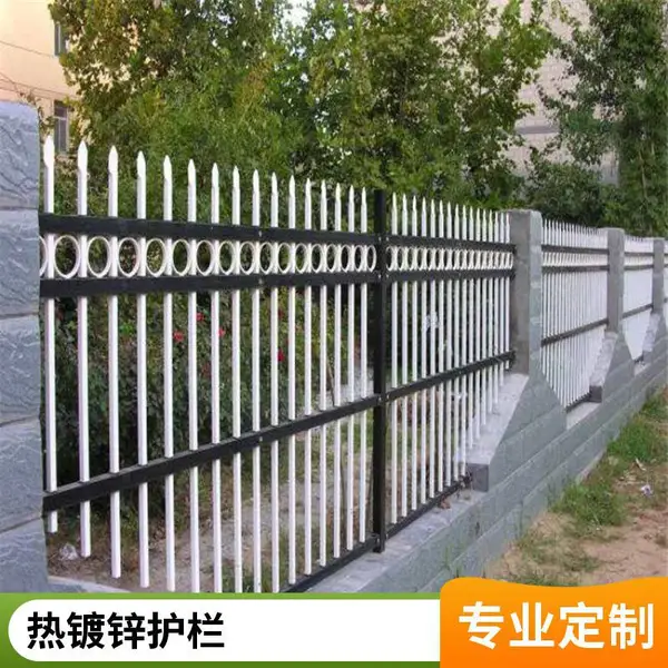 别墅小区围墙围栏 铁艺风格护栏 高度可定制 防腐防锈 厂家直供