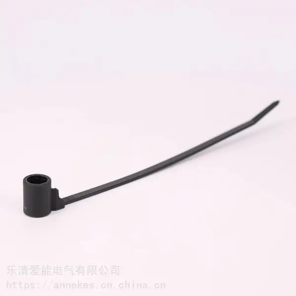 汽车用螺栓扎带M6圆孔固定头束线带M5螺丝孔螺柱扎线尼龙铆钉束线带
