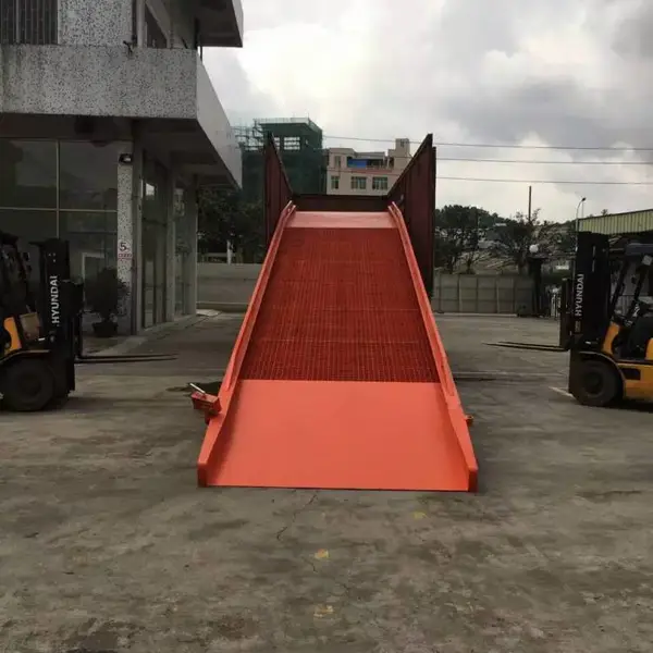�ϲ泵ж��ƽ̨���ƶ����������̨���ƶ�ʽ�ǳ�������̨