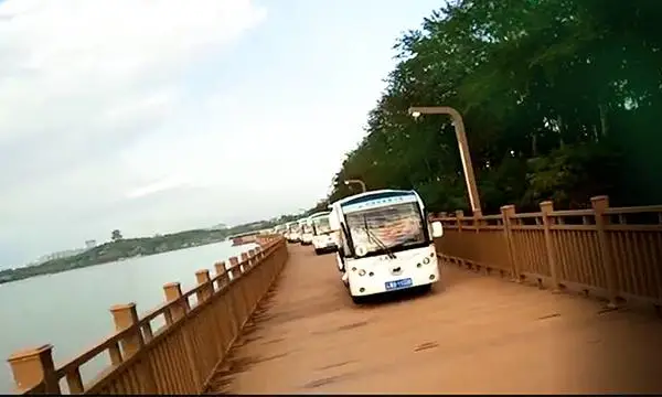 云南塑料人工水上浮桥厂家 真诚推荐 上海旗华水上工程建设股份供应