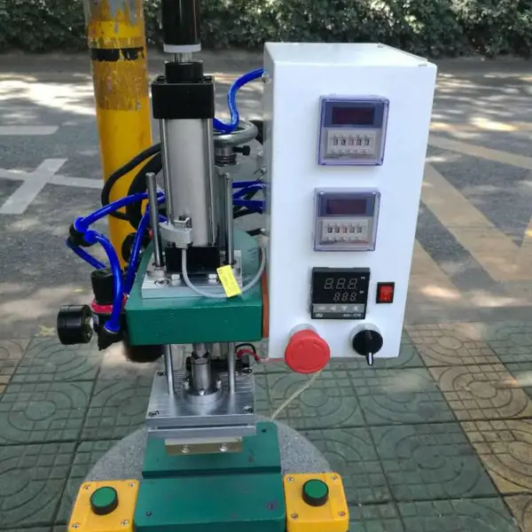 深圳厂家直销 桌面简易型 SH-C200-HM 半自动铜螺母热熔埋置机