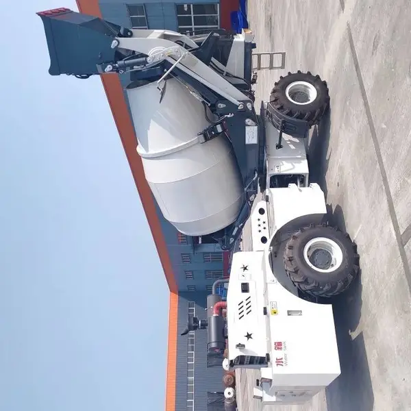 混凝土搅拌车自上料2.6方全自动搅拌运输车一体式移动上料车