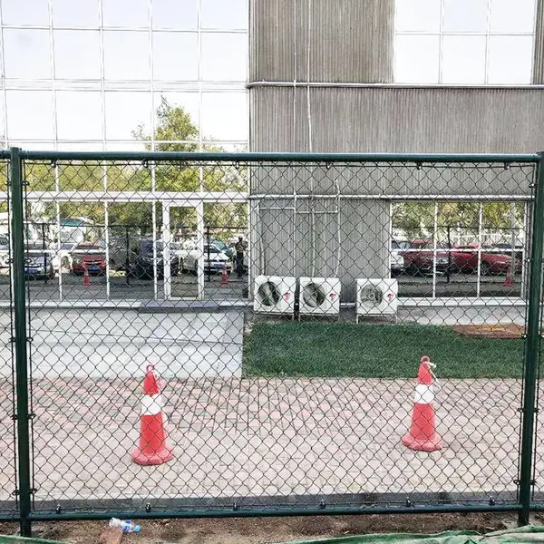 篮球场护栏网 体育场防护栏 横杆加固型 可配门片 现场测量设计