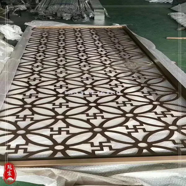 激光镂空不锈钢花格定制 黑钛金不锈钢屏风隔断 酒店装饰金属屏风