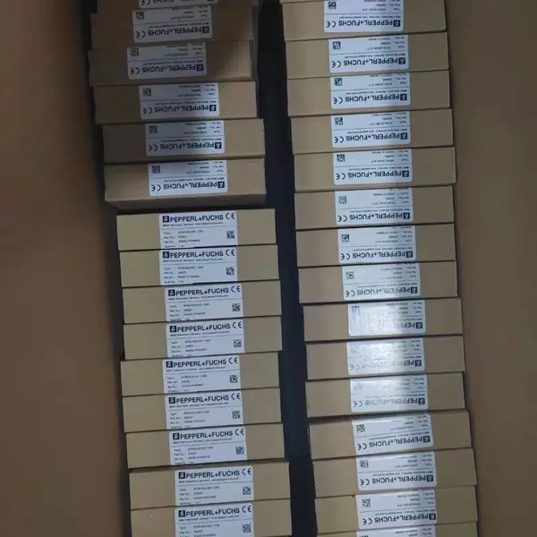 上海花颖+弑枪猎影 DATASENSOR PNP-SM-PR-2-D30-PP 接近开关