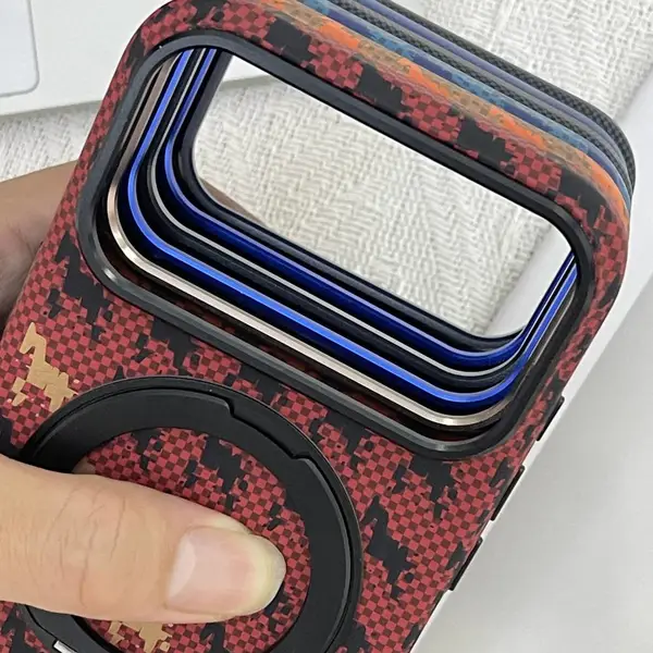 为什么凯夫拉水贴手机壳比传统碳纤维壳更受年轻消费者欢迎?揭秘“轻量化”与“个性化”的双重胜利