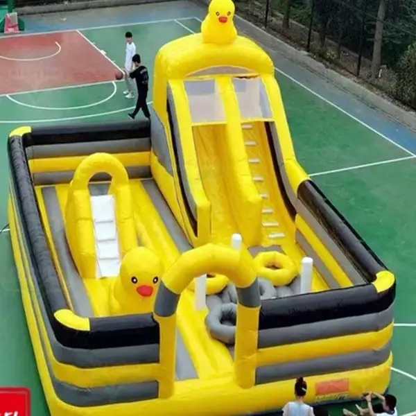 供应小猪飞车充气蹦床户外儿童乐园橄榄球淘气包
