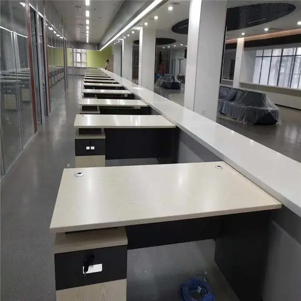 昆明批发员工桌油漆电脑桌班台等
