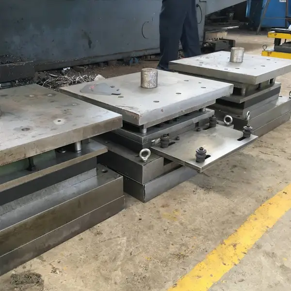 东模 工业重型脚轮支架 办公家具轻型转向轮 万向轮零件冲压模具