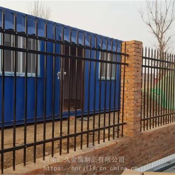 河南工业园区安全围栏 三横梁锌钢护栏 1.5米围墙防护栏杆