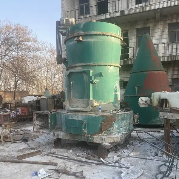 二手1500型桂林鲲鹏磨粉机附件齐全 成色好 使用少 价格不高欢迎咨询