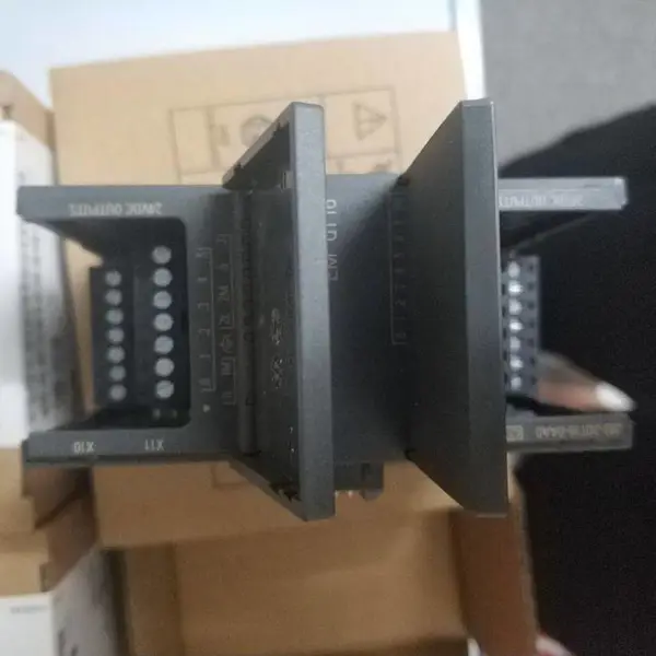上海供应商6ES7288-2DT08-0AA0模块EMDT08