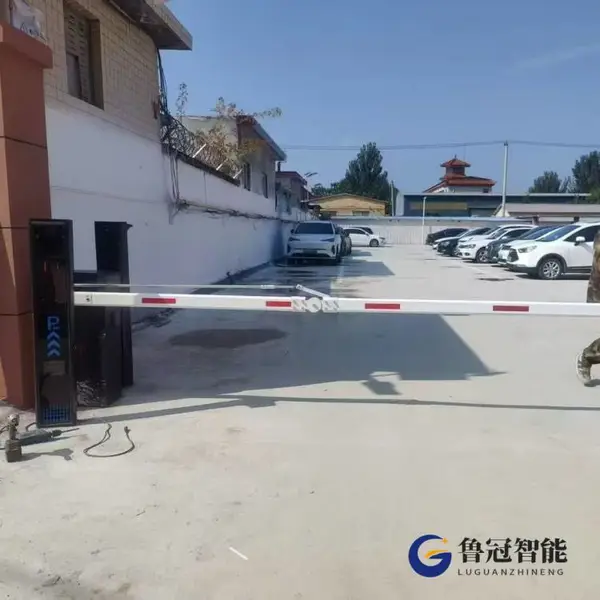 沧州门卫挡车杆道闸挡车器安装高转闸工地实名制系统-推荐厂家