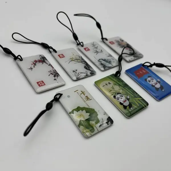 小区门禁 IC 钥匙扣厂家定制 感应灵敏防水耐磨 物业楼盘批量定做 logo 芯片齐全款式多样