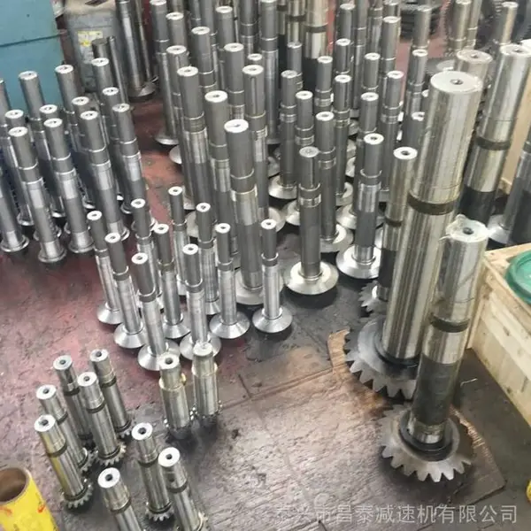 内蒙矿业设备 DCY500-40-IN减速机高速轴齿 17齿配43齿