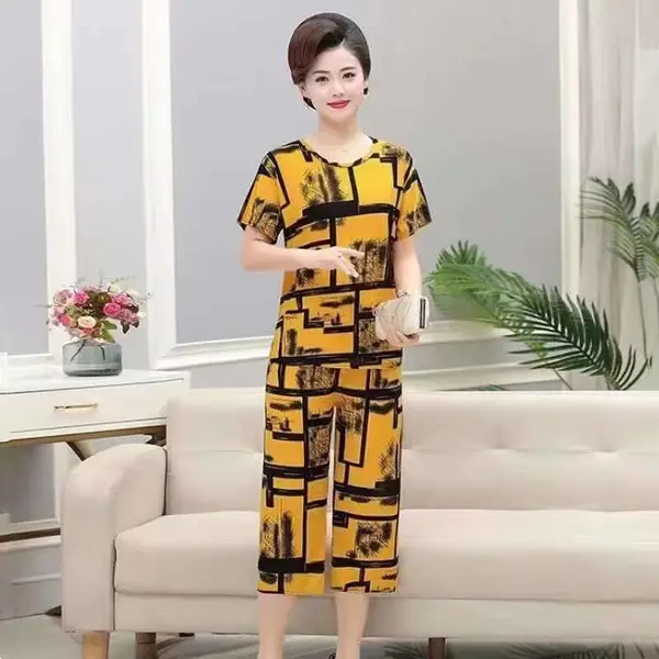 妈妈冰丝套装2023夏装新款中老年女上衣夏季t恤七分裤两件套