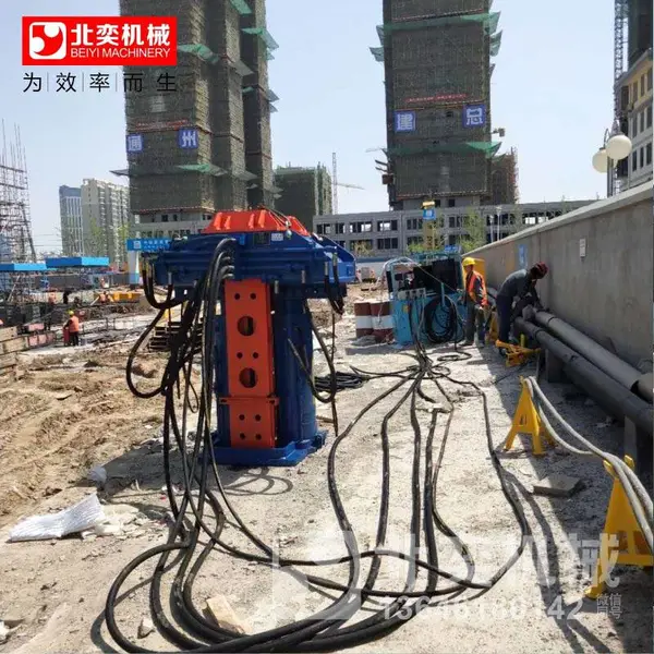拔桩队用的拔桩设备 拔型钢机器 钢板桩起拔机械