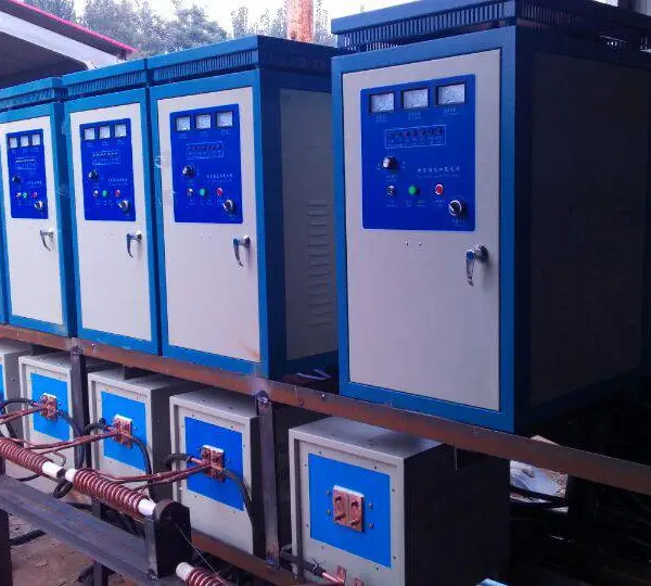 ���������ֽ���ͷѡ50KW��Ƶ���Ȼ������Ƹ�Ӧ�����豸�ֽ����¯����װ